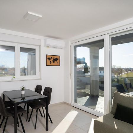 Sunshine Bay Apartment Nin Bagian luar foto