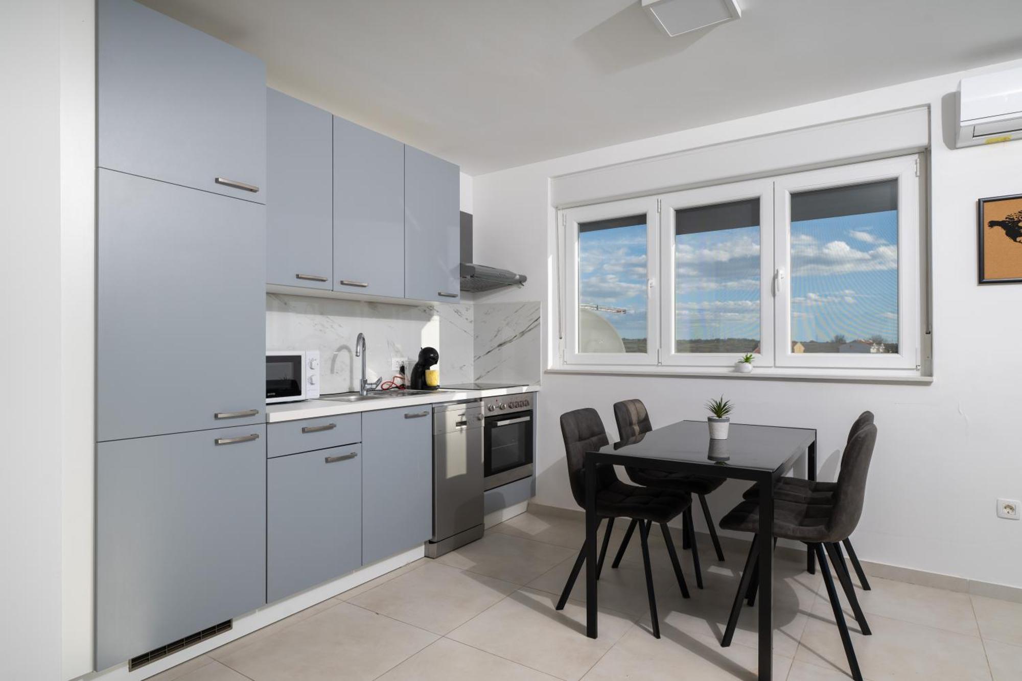 Sunshine Bay Apartment Nin Bagian luar foto