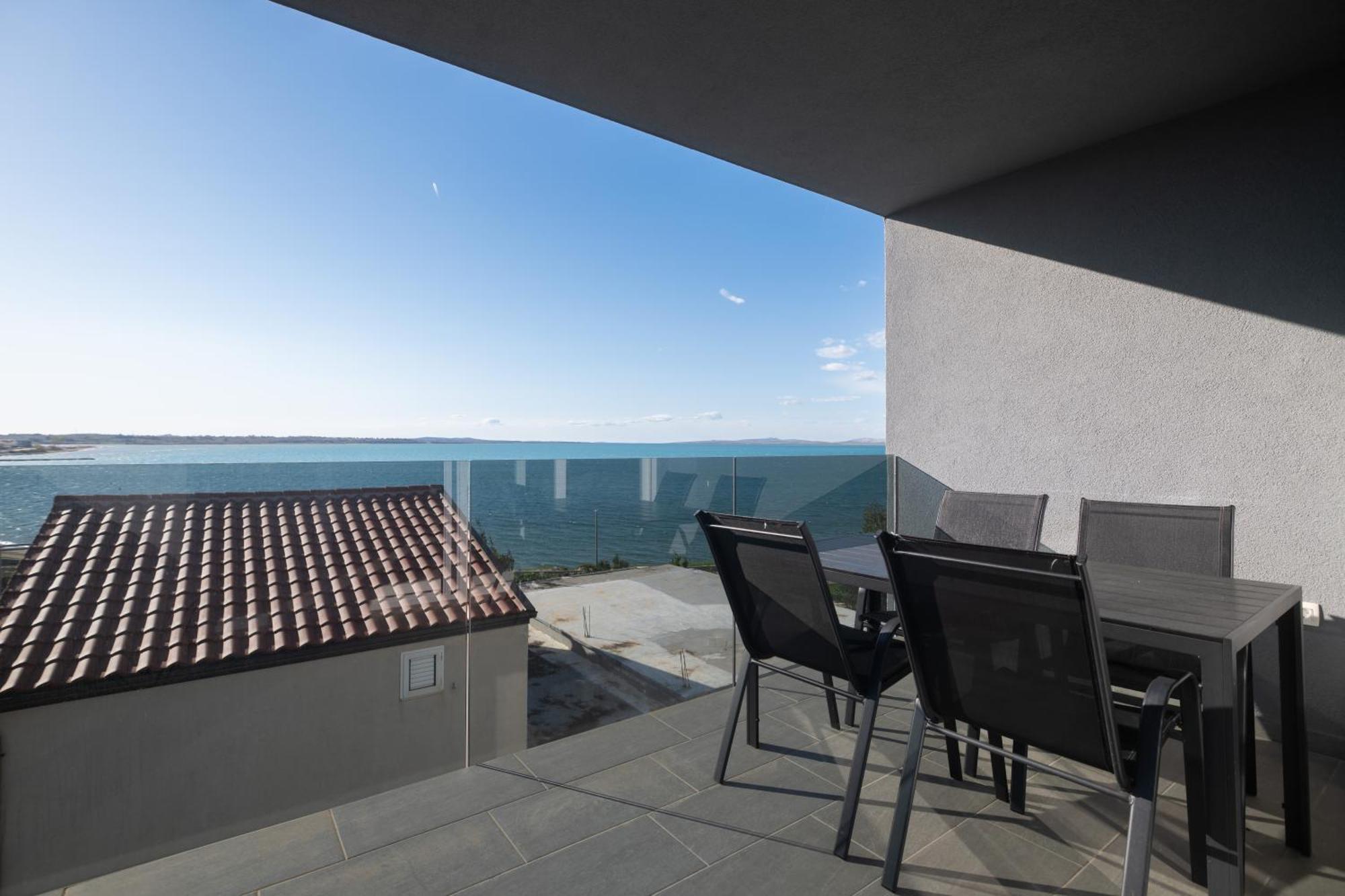 Sunshine Bay Apartment Nin Bagian luar foto